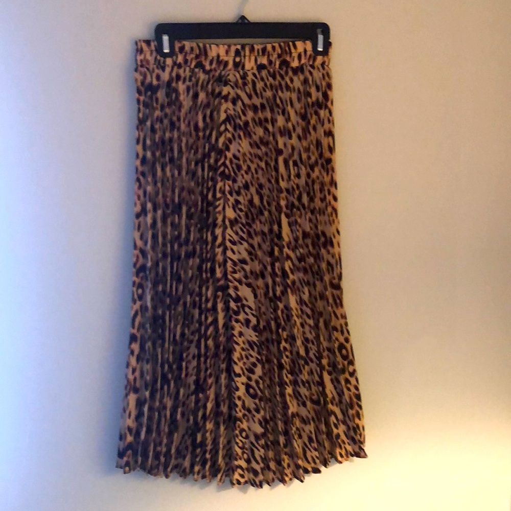 Leopard pleated skirt